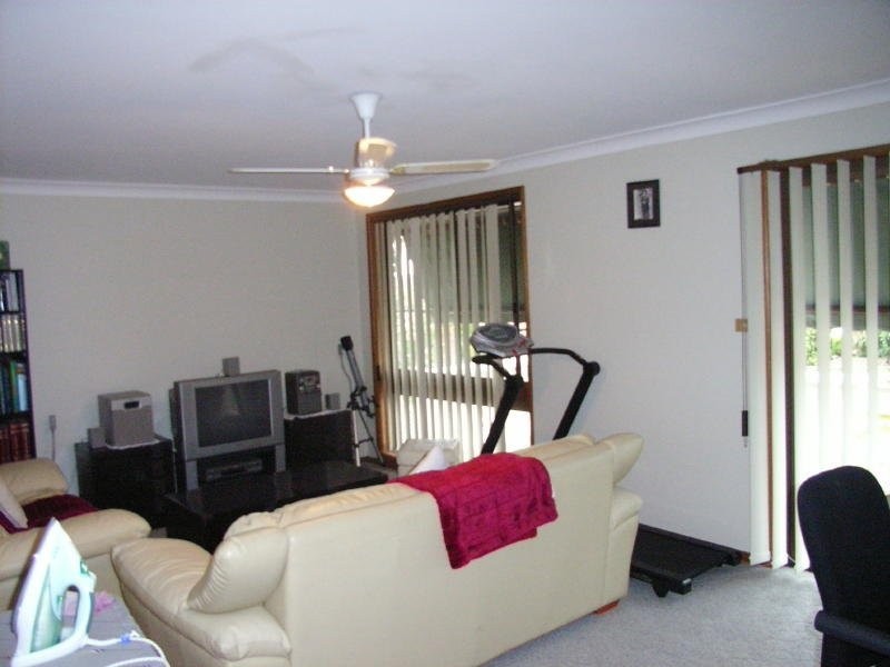 18 Boronia Road, Bossley Park NSW 2176