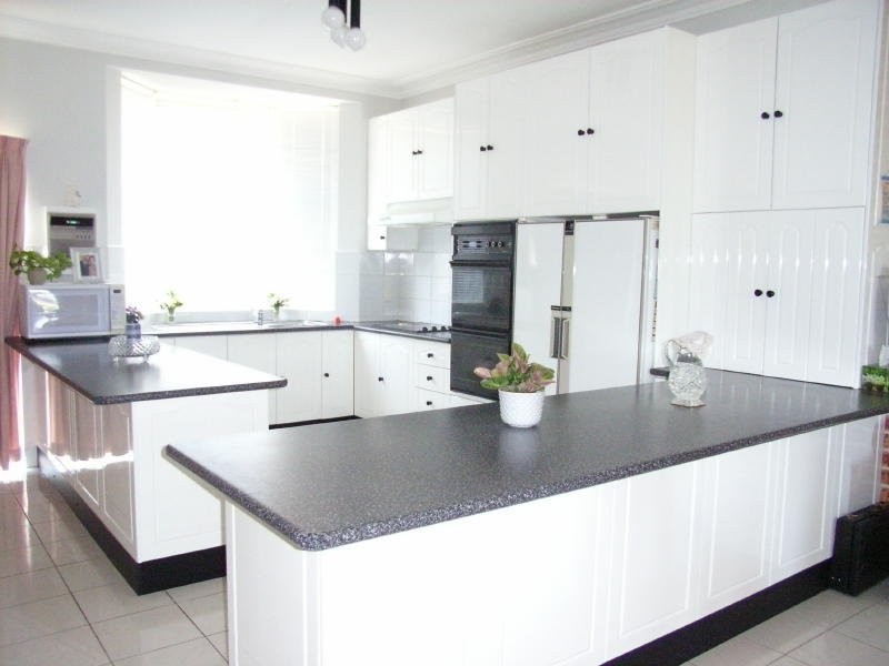 5 Falmer Street, Abbotsbury NSW 2176