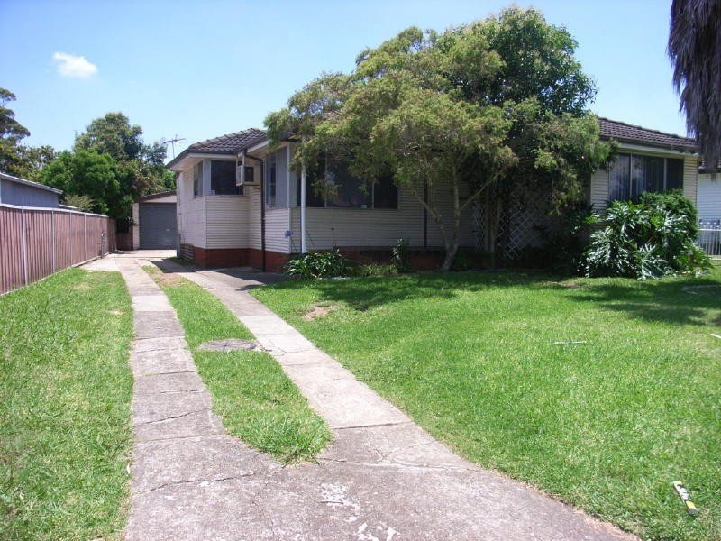 2 Dyson Place, Fairfield West NSW 2165