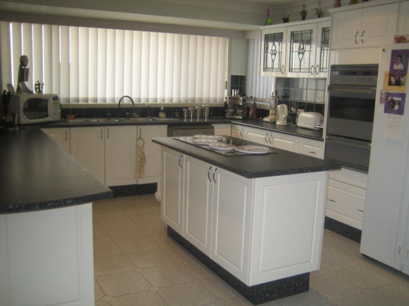 1 Parr Close, Bossley Park NSW 2176