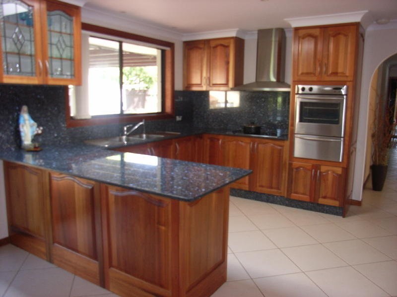 6 Ute Place, Bossley Park NSW 2176