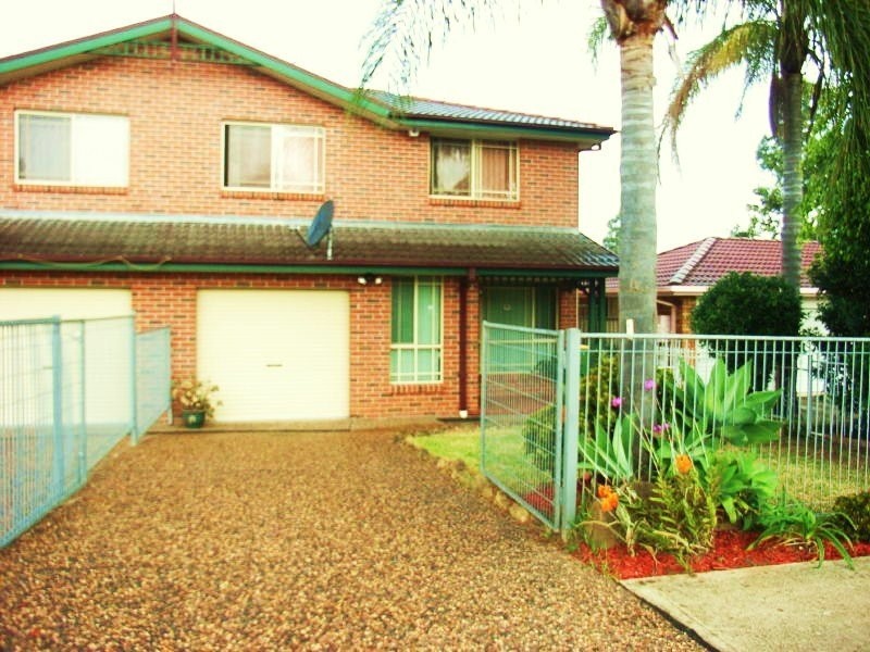 1A Kingston Place, Abbotsbury NSW 2176