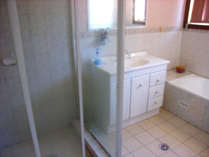 1A Kingston Place, Abbotsbury NSW 2176