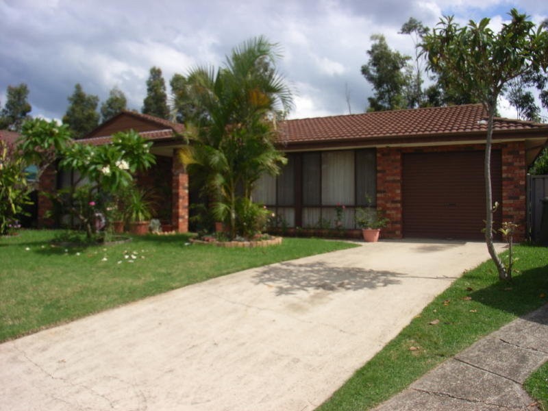 14 Lismore Close, Bossley Park NSW 2176