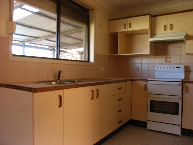 2 Emu  Close, Bossley Park NSW 2176