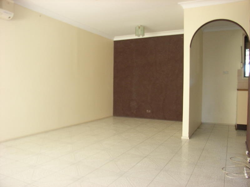 2 Emu  Close, Bossley Park NSW 2176