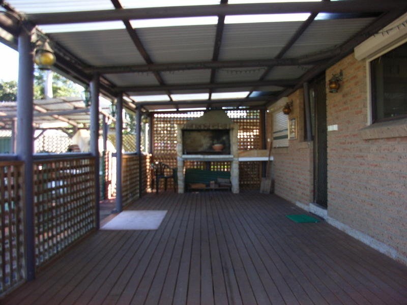 2 Emu  Close, Bossley Park NSW 2176