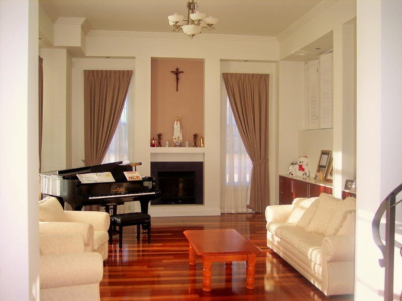 15 Battenberg Close, Cecil Hills NSW 2171