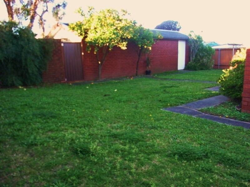 2 Selwyn Place, Fairfield West NSW 2165
