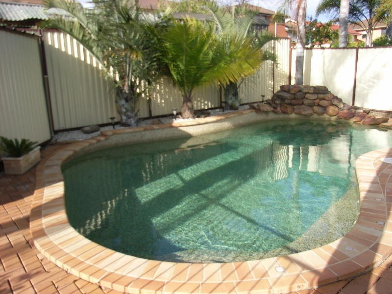 15 Sunny Place, St Johns Park NSW 2176