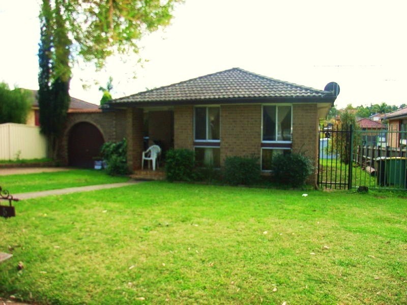 5 Burramy Close, Bossley Park NSW 2176