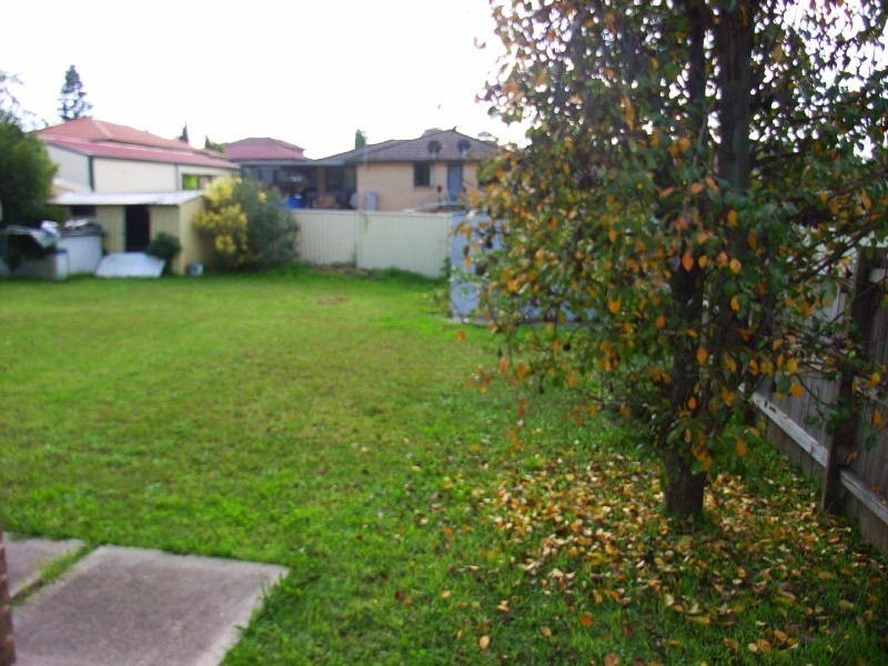 5 Burramy Close, Bossley Park NSW 2176