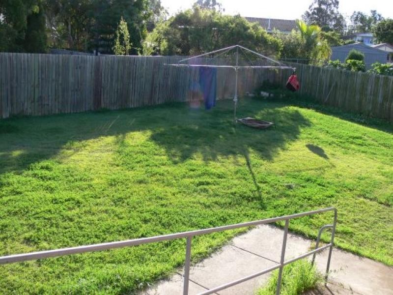 39 Price Street, Riverview QLD 4303