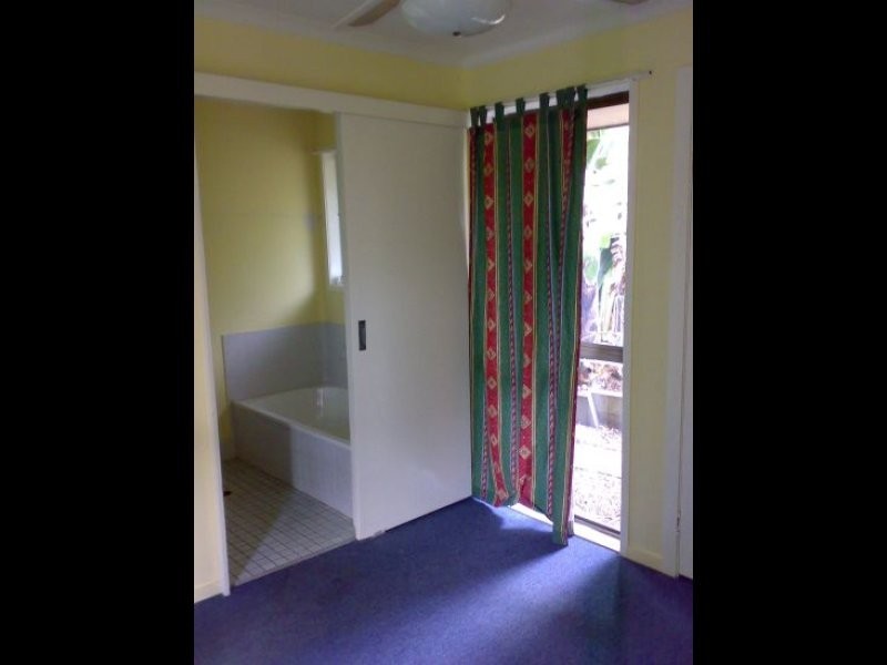14 Nigel St, Redbank Plains QLD 4301