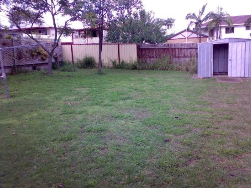 14 Nigel St, Redbank Plains QLD 4301