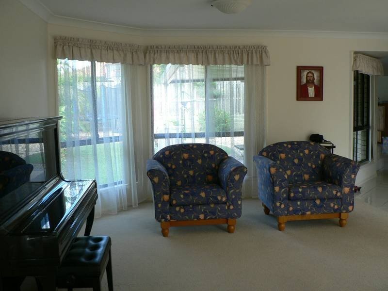 18 Nicholas Street, North Lakes QLD 4509