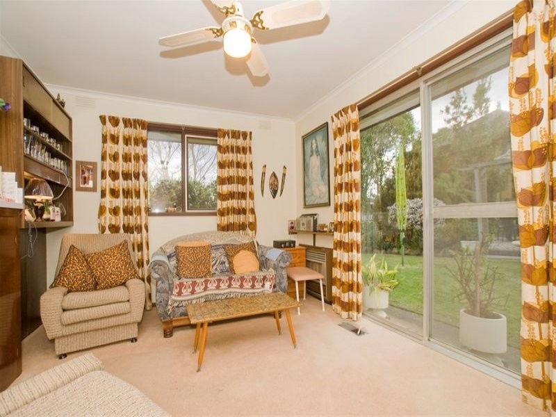 24 Avalon Grove, Ringwood North VIC 3134