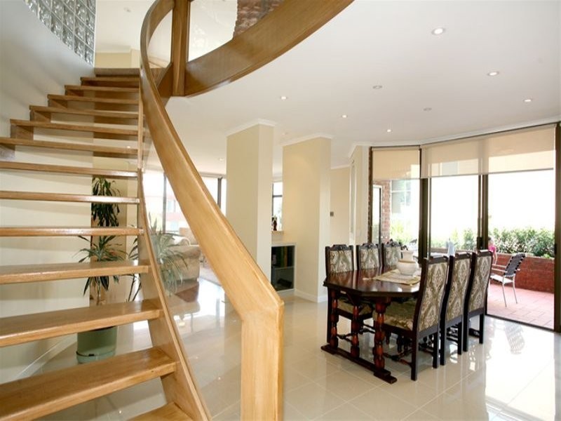 4 Dalkeith Close, Wheelers Hill VIC 3150