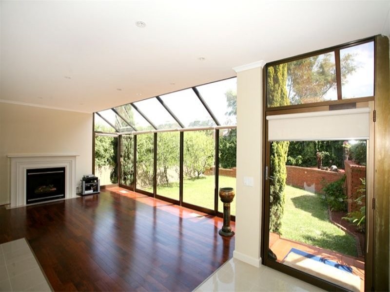 4 Dalkeith Close, Wheelers Hill VIC 3150