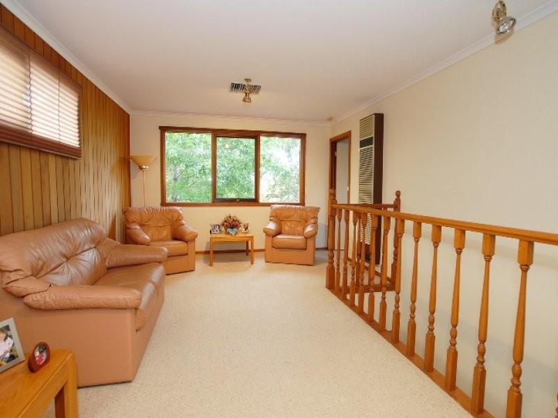 8 Ben Hogan Court, Mount Waverley VIC 3149