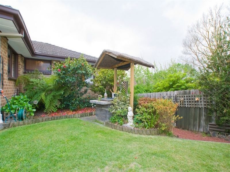 24 Avalon Grove, Ringwood North VIC 3134