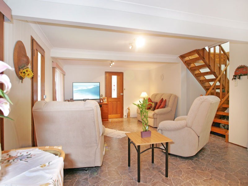 38 Gladys Avenue, Berkeley Vale NSW 2261