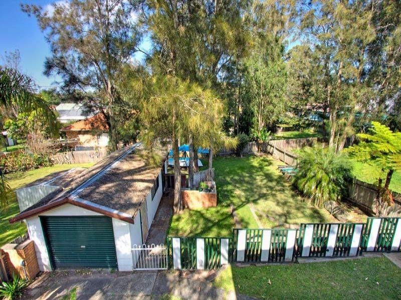 32 Platypus Rd, Berkeley Vale NSW 2261