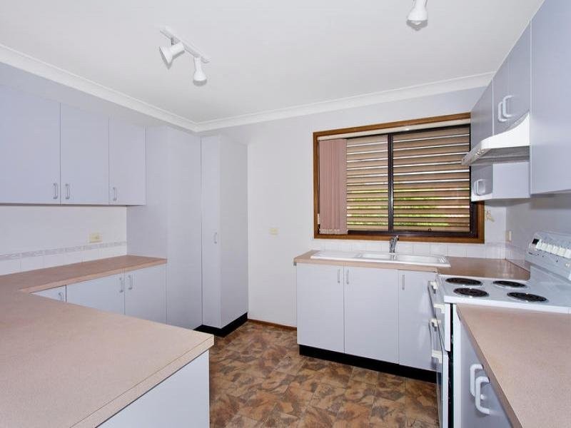 27 Lucinda Ave, Killarney Vale NSW 2261