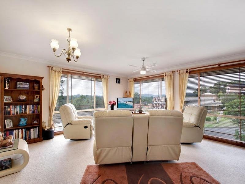 11 Jacaranda Ave, Glenning Valley NSW 2261
