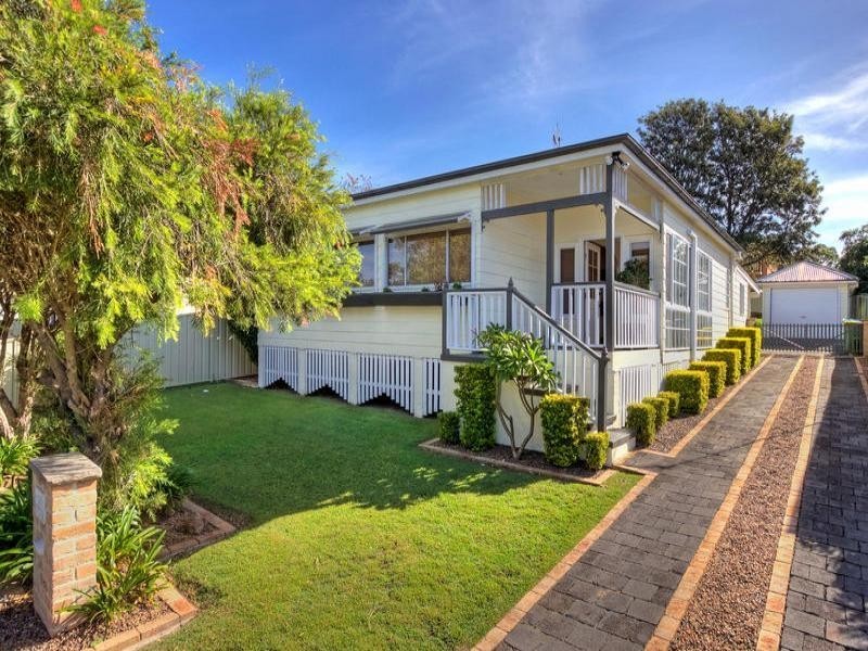 1 Garland Ave, Killarney Vale NSW 2261