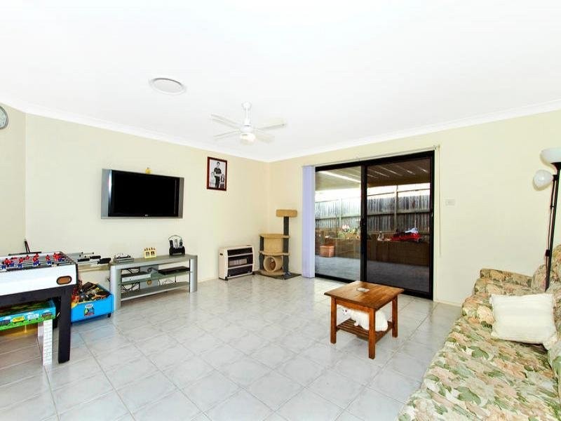 42 Brooke Ave, Killarney Vale NSW 2261