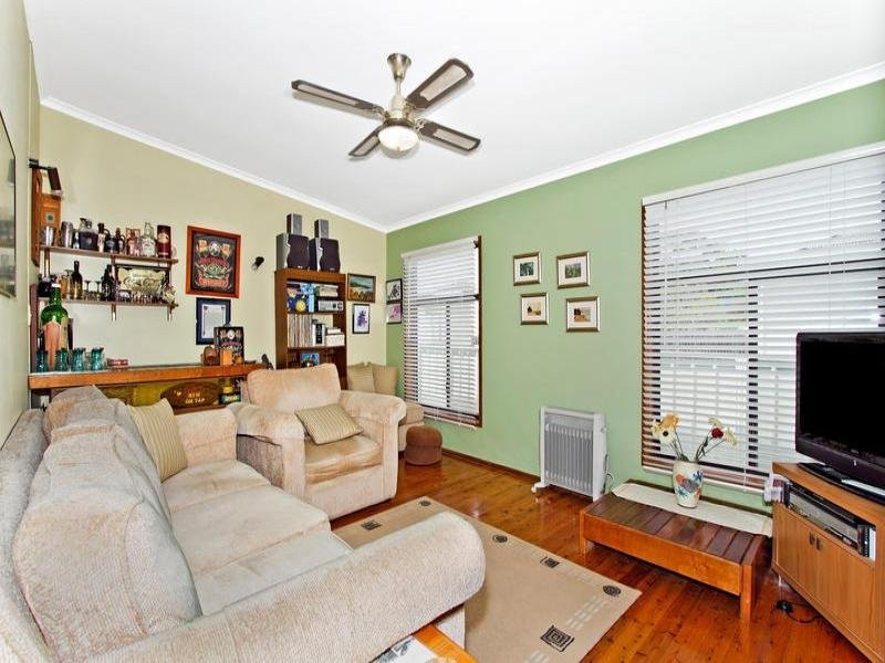 18 MacArthur Street, Killarney Vale NSW 2261