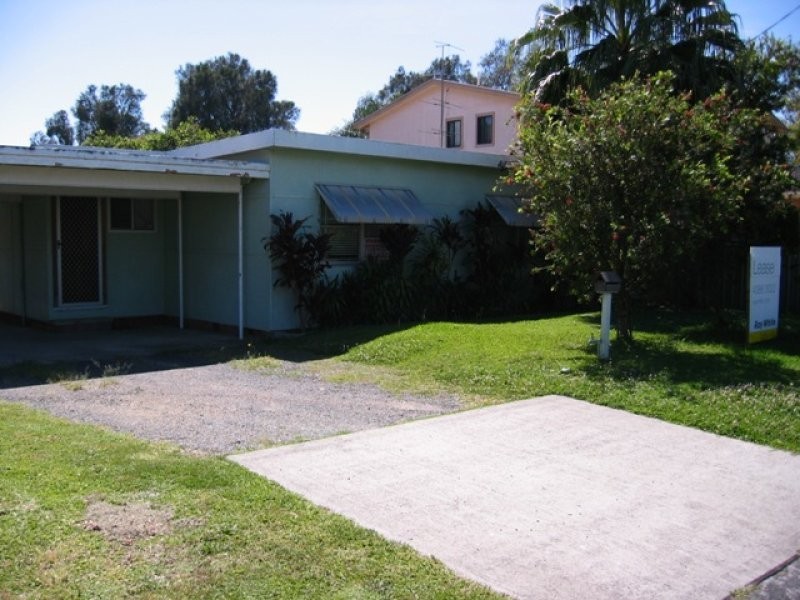 83 Lakedge Ave, Berkeley Vale NSW 2261