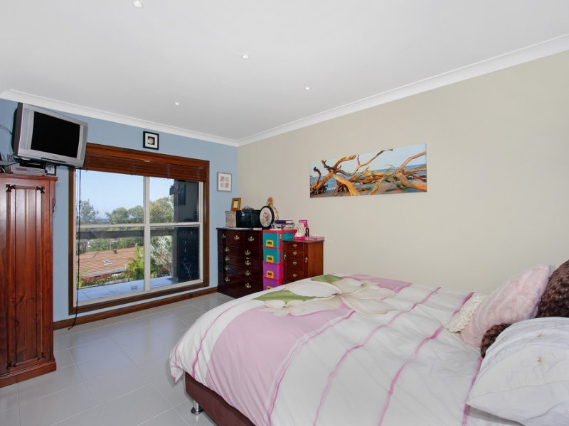 4 Norah Head Close, Bateau Bay NSW 2261