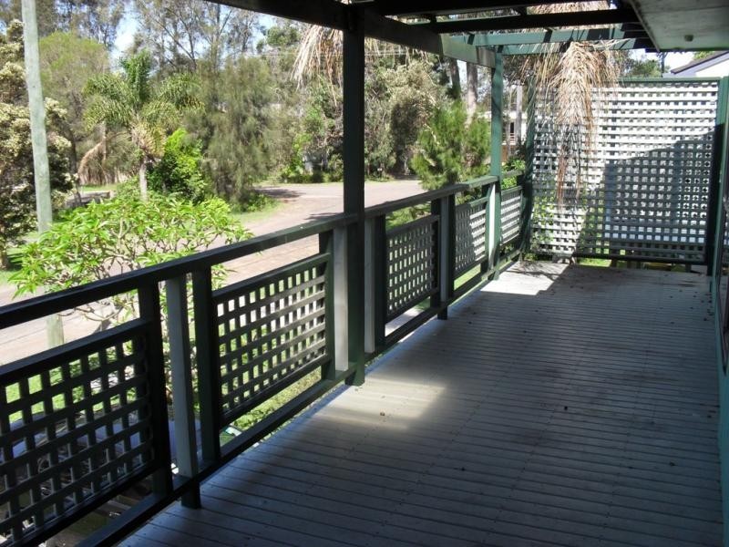 6 The Peninsula, Killarney Vale NSW 2261