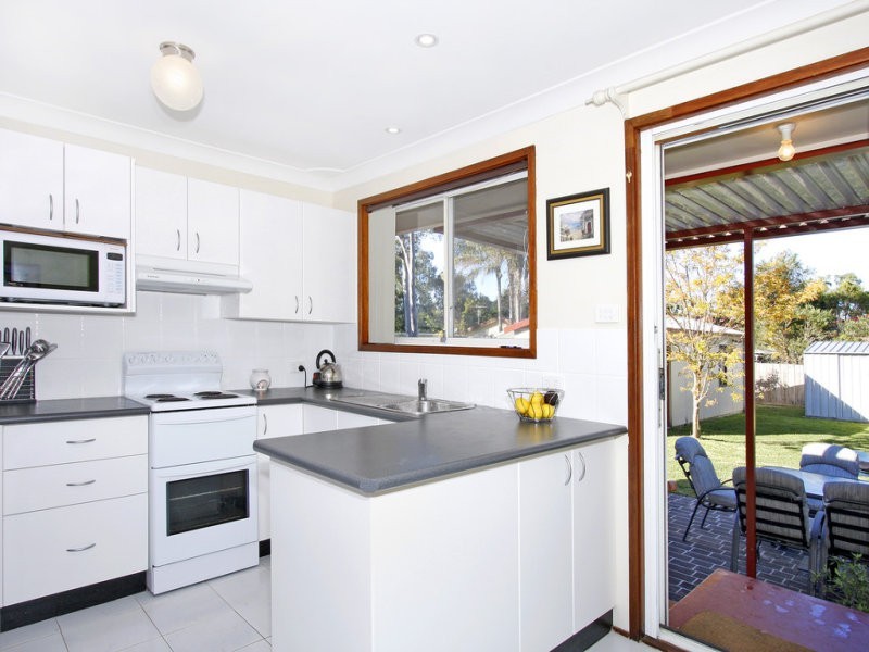 84 Kerry Crescent, Berkeley Vale NSW 2261