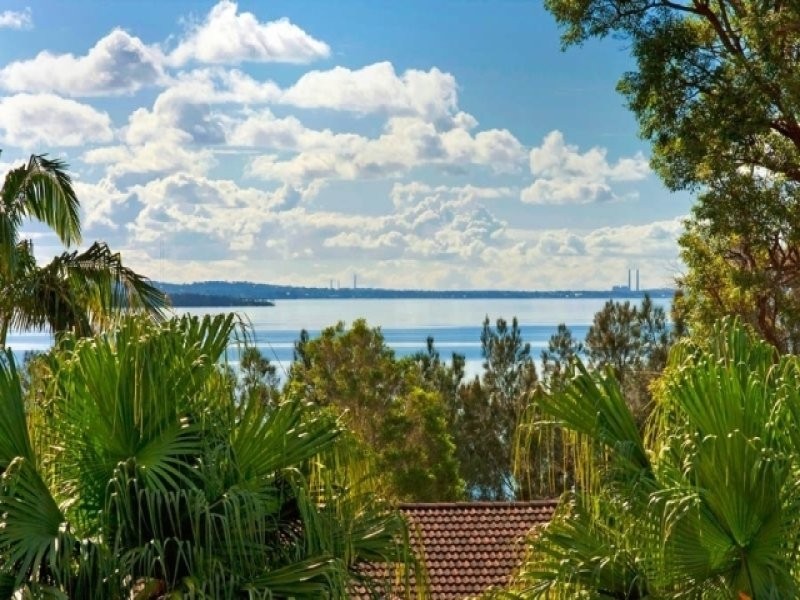 8 Cornish Avenue, Killarney Vale NSW 2261