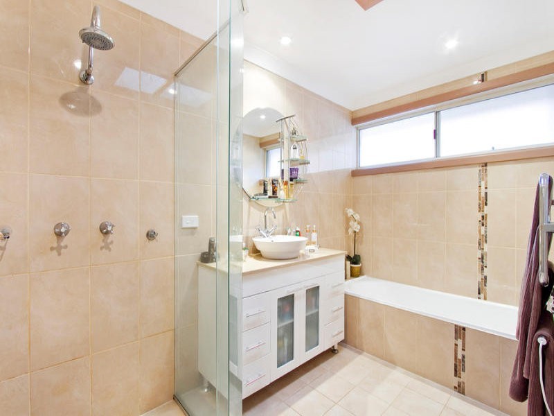 88 Shannon Parade, Berkeley Vale NSW 2261