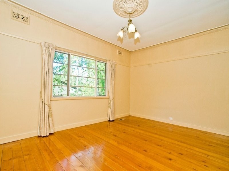 64 BAYSWATER ROAD, Croydon VIC 3136