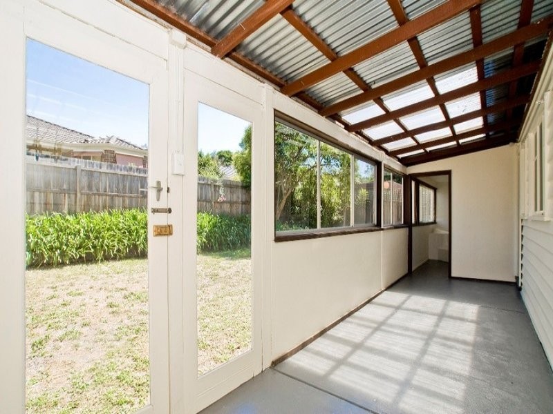 64 BAYSWATER ROAD, Croydon VIC 3136