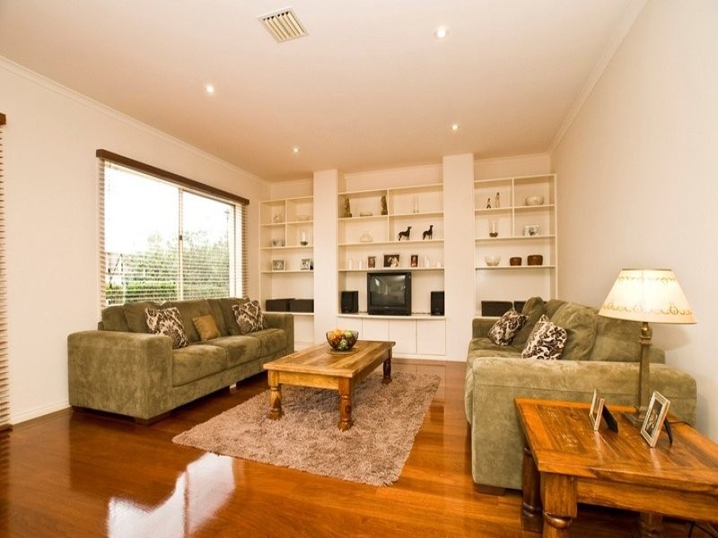 7 CLINTON LANE, Chirnside Park VIC 3116