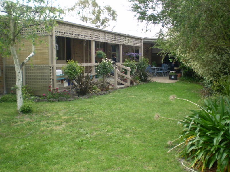 9 Courageous Court, Frankston VIC 3199