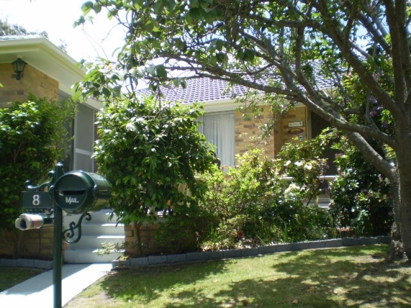 8 Wolsley Avenue, Frankston VIC 3199