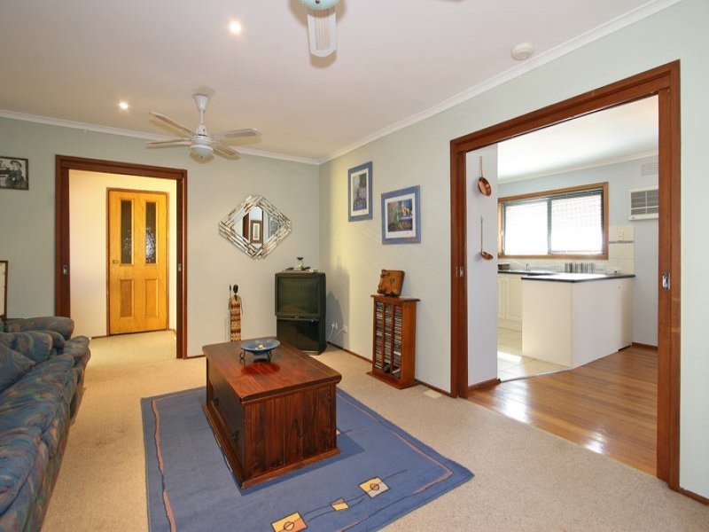 73 Grimwade Crescent, Frankston VIC 3199