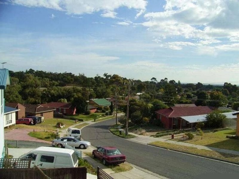 122 Rosemary Crescent, Frankston North VIC 3200