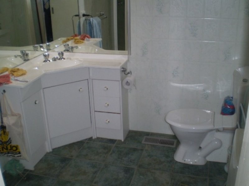 28 Honeysuckle Street, Frankston North VIC 3200