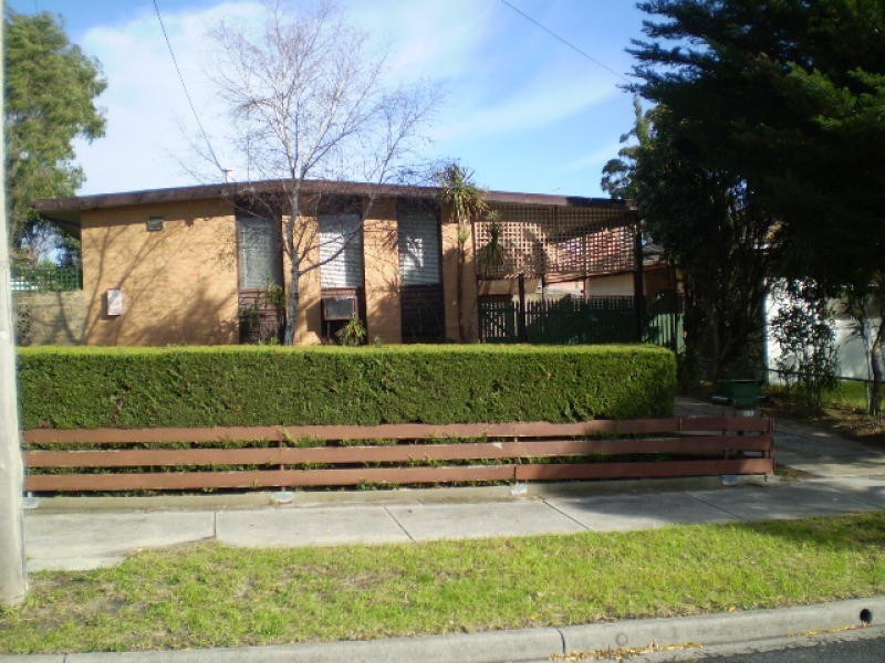 130 TAMARISK DRIVE, Frankston North VIC 3200