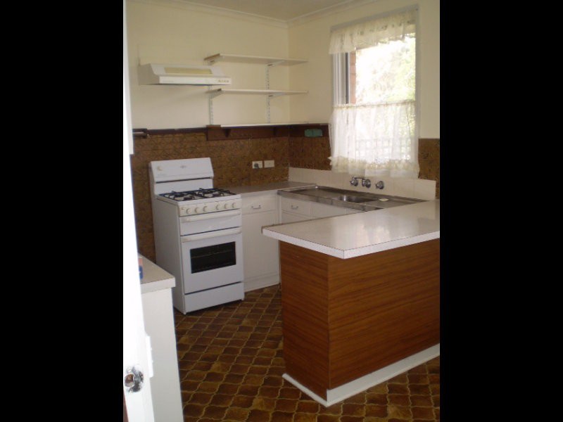 130 TAMARISK DRIVE, Frankston North VIC 3200