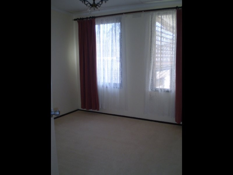 130 TAMARISK DRIVE, Frankston North VIC 3200