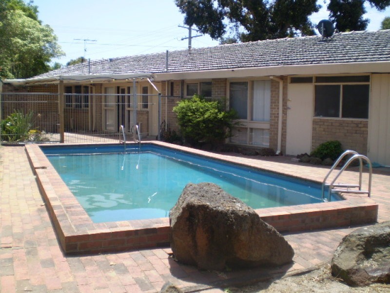 16 BUNA AVENUE, Seaford VIC 3198